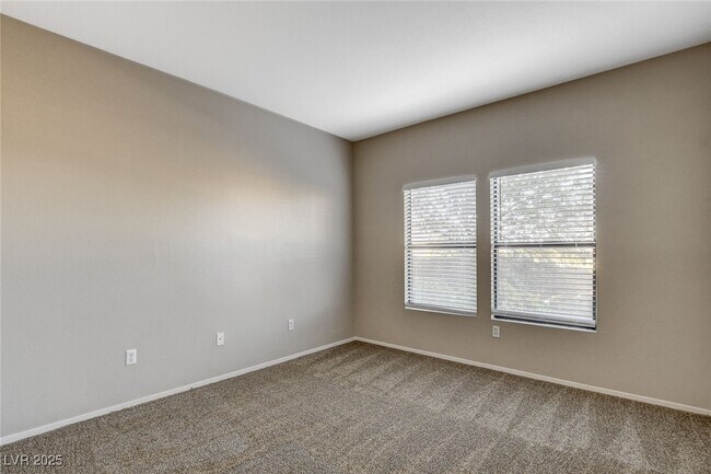 Building Photo - 8250 N Grand Canyon Dr