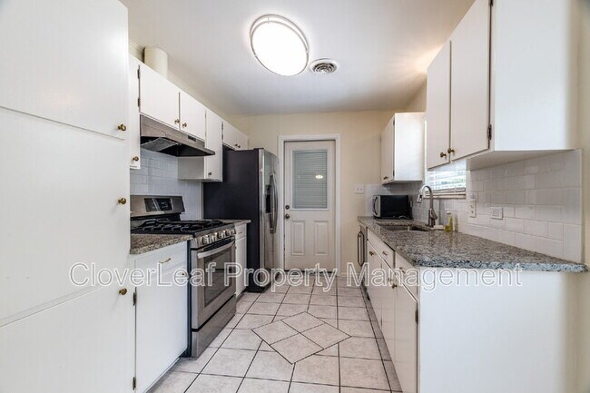 Building Photo - 6331 Peace Pipe Dr