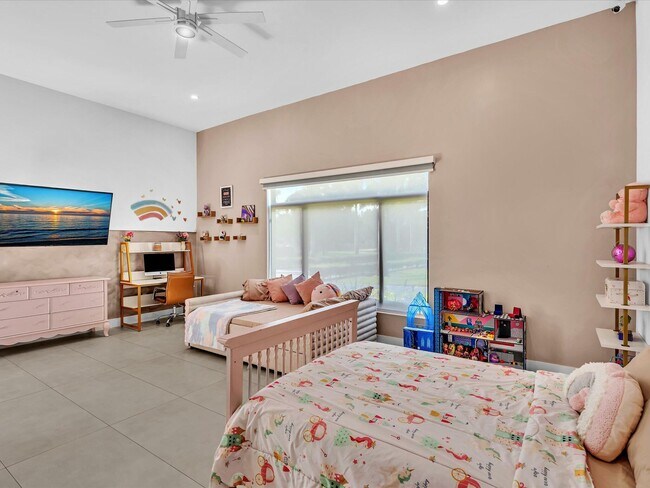 Building Photo - 6122 SW 173rd Way