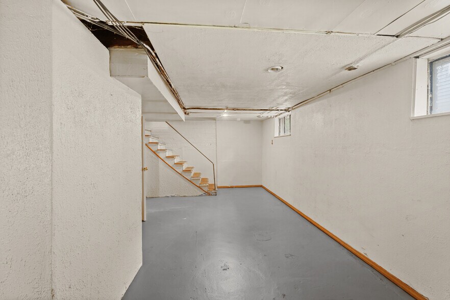 Building Photo - 180 Eldred Ave