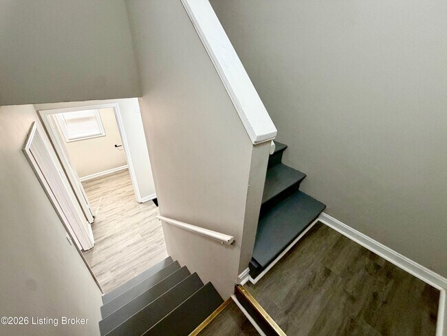 Building Photo - 1904 W Madison St