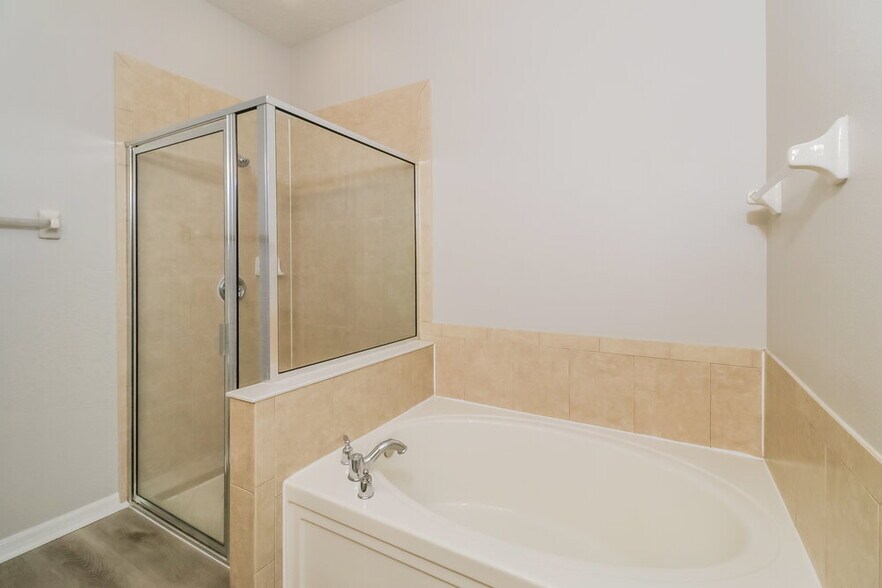 Building Photo - 5850 Sweet William Terrace