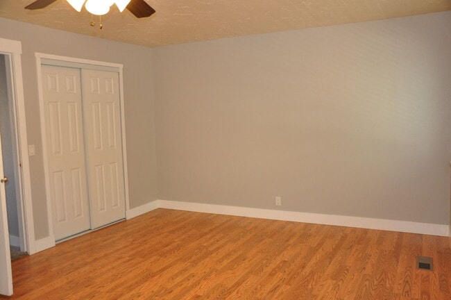 Building Photo - Beautiful 2 bedroom on the east side!