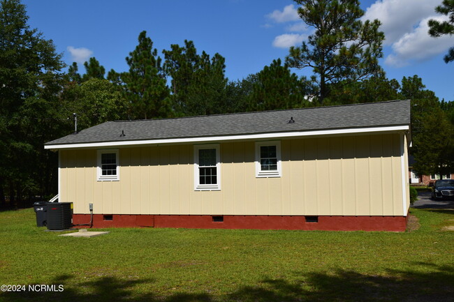 Building Photo - 1660 W Pennsylvania Ave