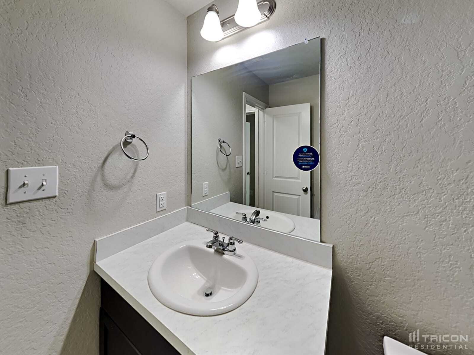 Building Photo - 8718 Segura Wy