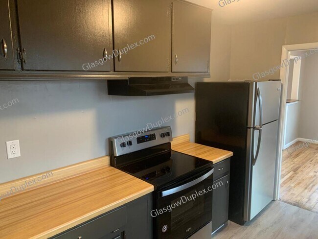 Building Photo - 215 Marion Dr