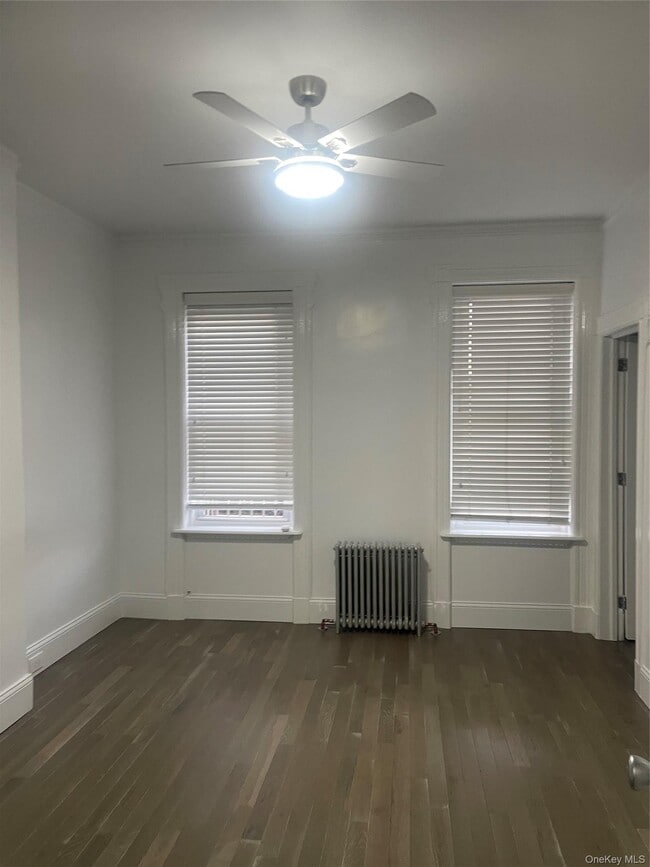 Building Photo - 17-20 Menahan St