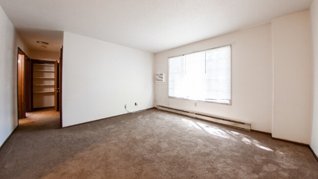 Building Photo - 720 8th St