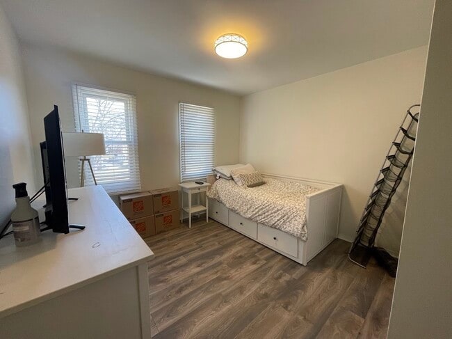 Building Photo - 1527 W Richmond St