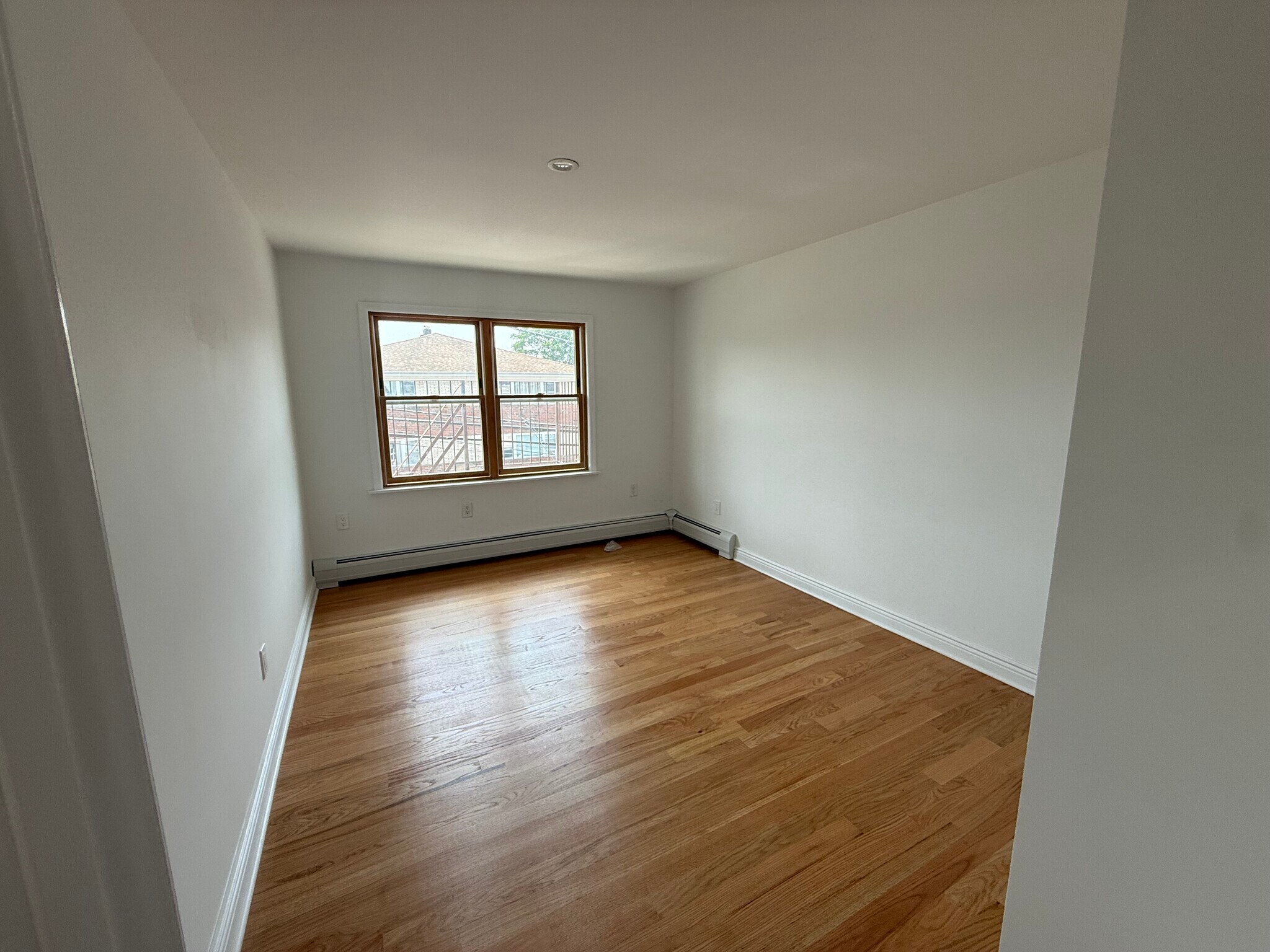 Building Photo - 307 9th St