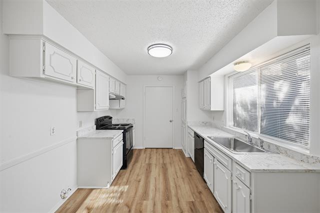 Building Photo - 4325 Altamesa Blvd