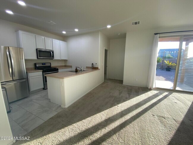 Building Photo - 12265 N Sutter Dr