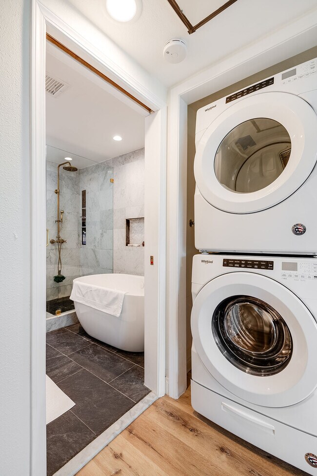 Building Photo - 20 Catamaran St