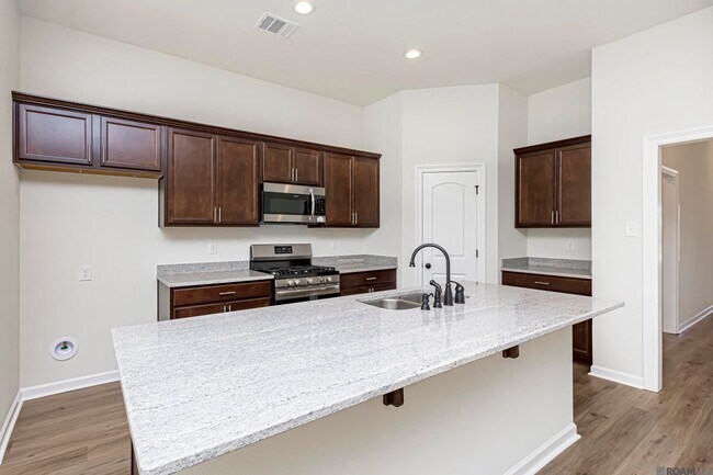Building Photo - 41401 Cozy Wy