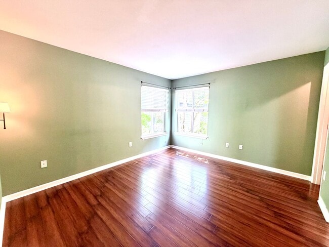 Building Photo - Updated 2BD/2BA Condo with Green Space Views & Covered Parking