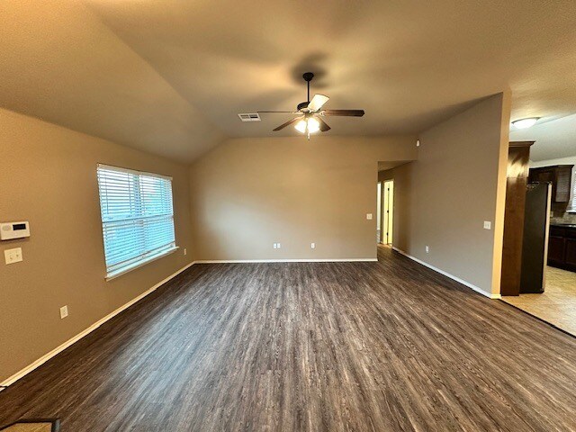 Building Photo - 2316 Golden Ln