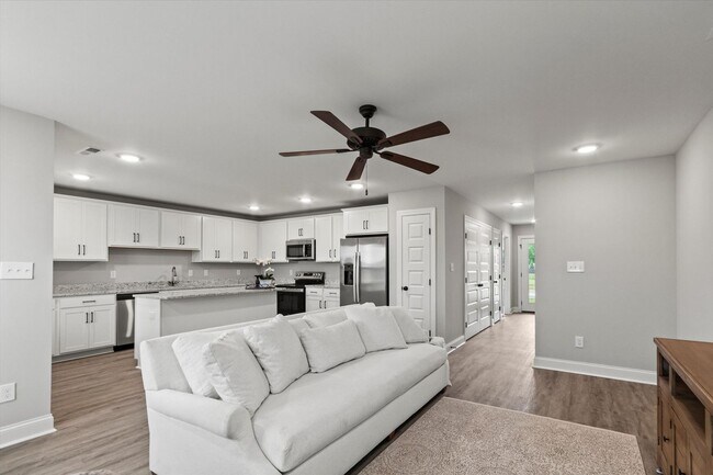 Building Photo - 16129 Cohen Dr