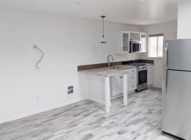 Building Photo - Adorable 1 Bedroom 1 Bath in Seaside