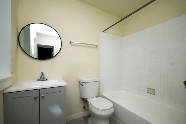 Building Photo - 2102 Maryland Ave