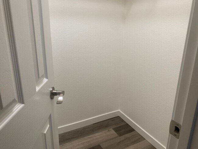 Building Photo - Downstairs 2 bed 2 bath brand new condo wi...