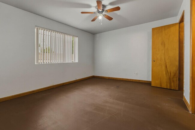Building Photo - 3636 W Keim Dr