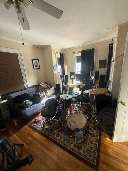 Building Photo - 36 Pratt St