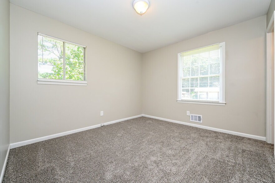 Building Photo - 2372 Rolling Rock Dr