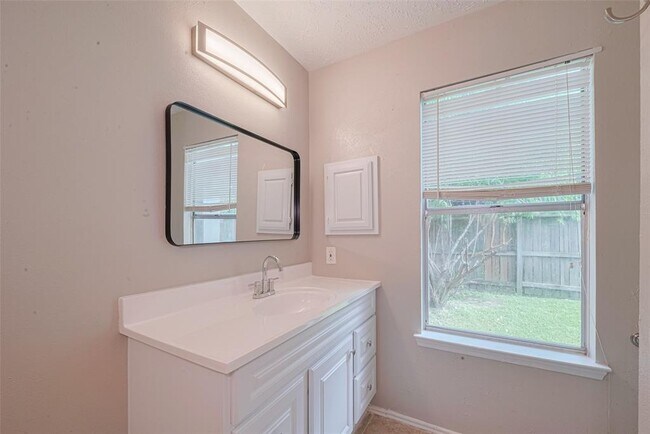 Building Photo - 9302 Bristlebrook Dr