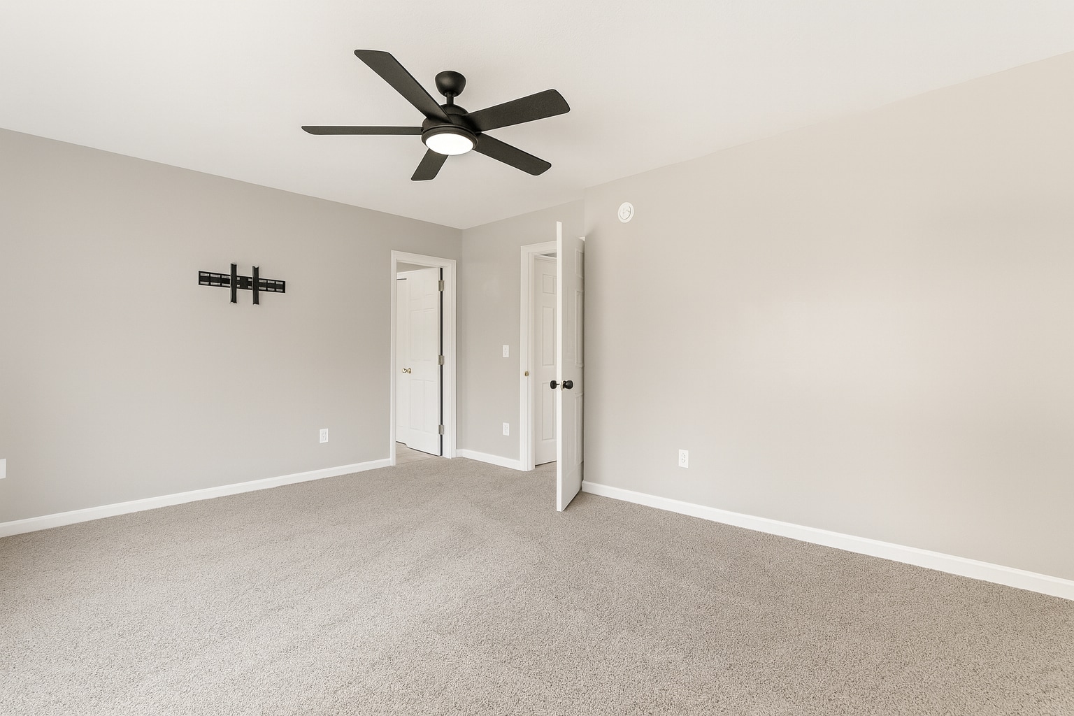 Building Photo - 208 Yearling Loop