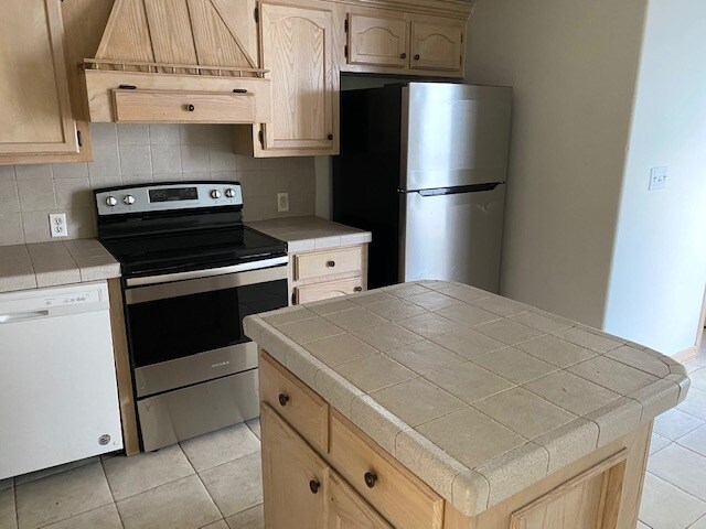 Building Photo - 2408 N I St