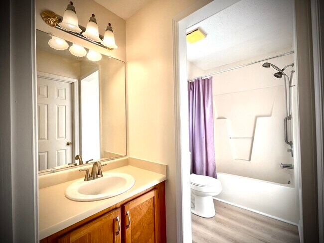 Building Photo - 1005 Gordon Woods Rd