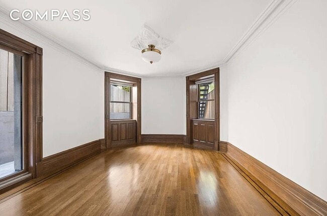 Building Photo - 323 Washington Ave