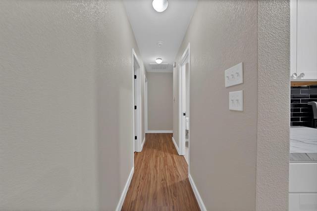 Building Photo - 824 E Prairie View Rd