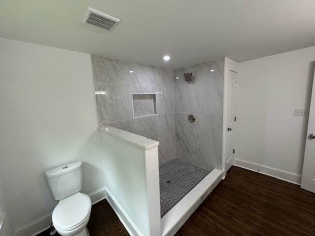 Building Photo - Renovated 3 Bedroom/2 Bath Home