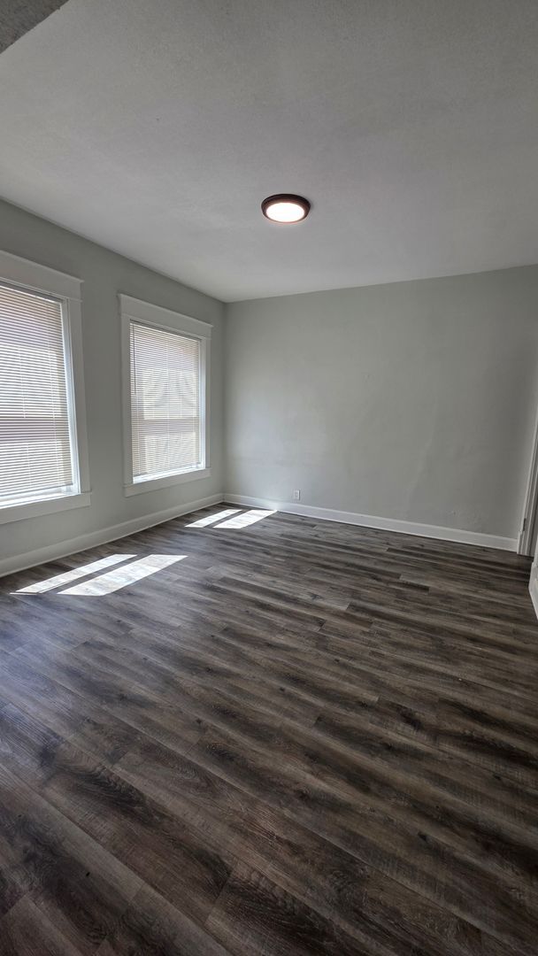 Building Photo - 334 Mersington Ave