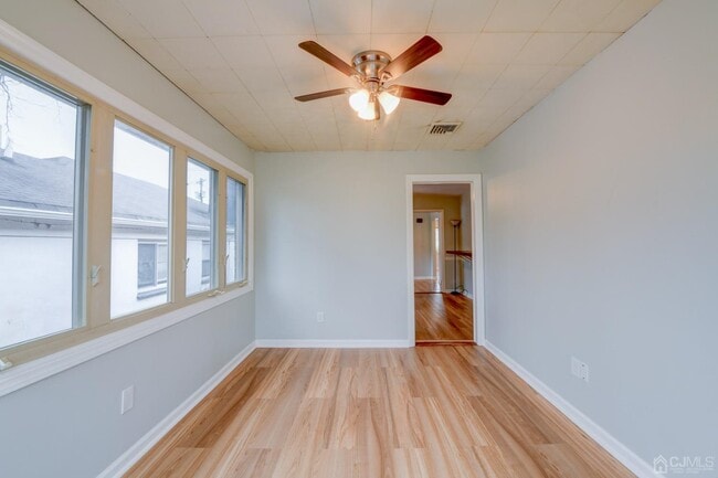 Building Photo - 157 Cooper Ave