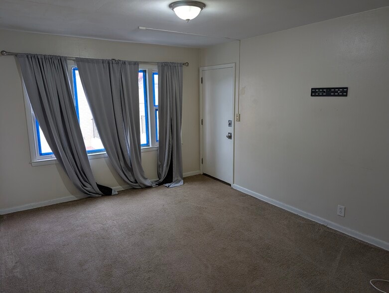 Building Photo - 4017 W Morgan Ave