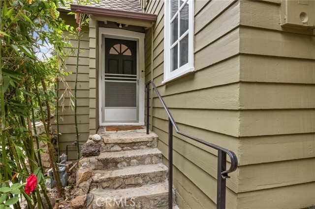 Building Photo - 721 Country Club Dr