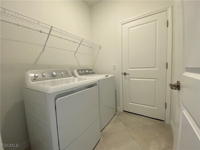 Building Photo - 14857 Portico Blvd