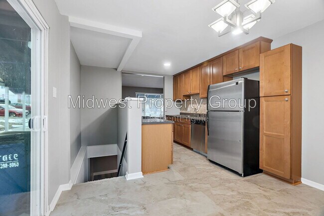 Building Photo - 1128 Saratoga Dr