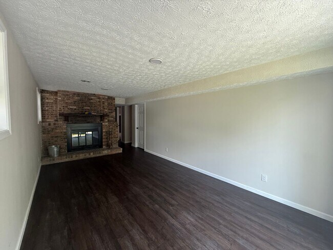 Building Photo - 3 bedroom 2.5 bathroom Home - Kingsport TN