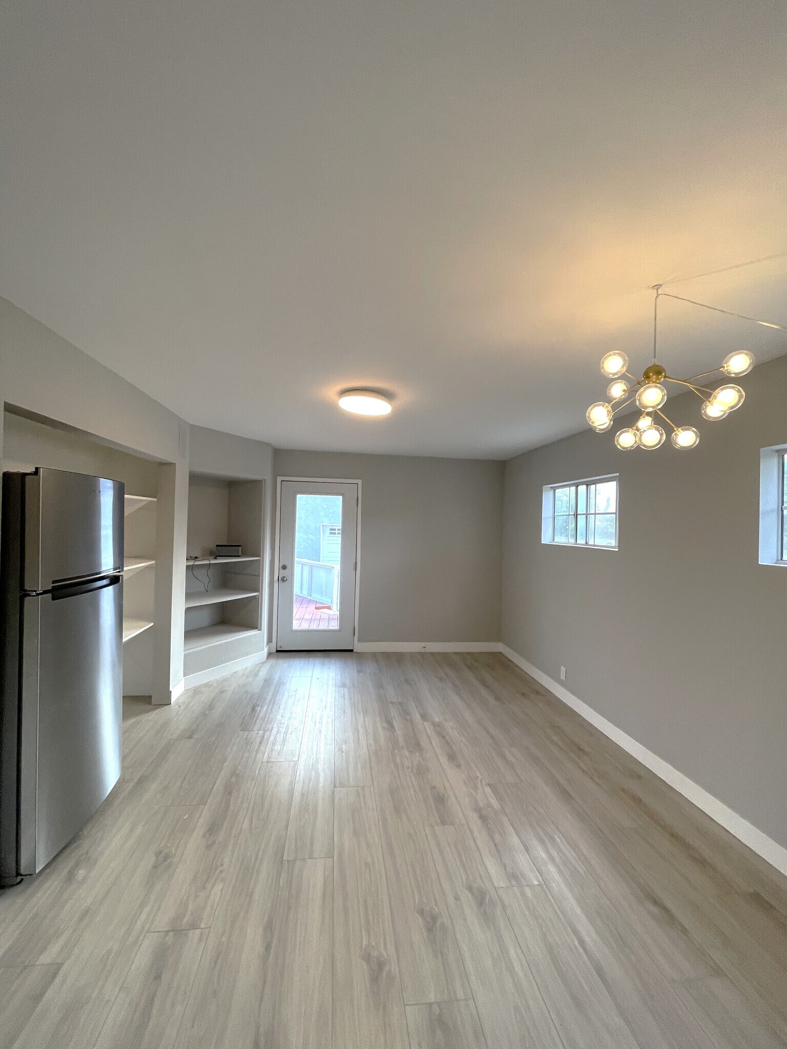 Building Photo - 4920 W 141st St