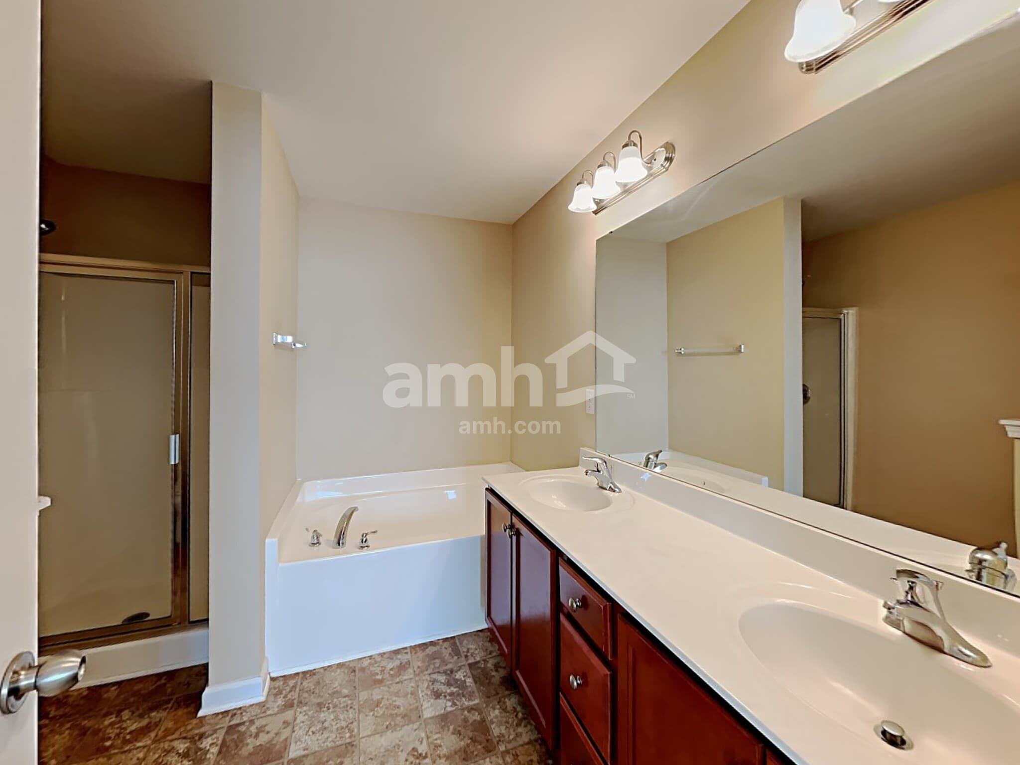 Building Photo - 4 Bolter Ct