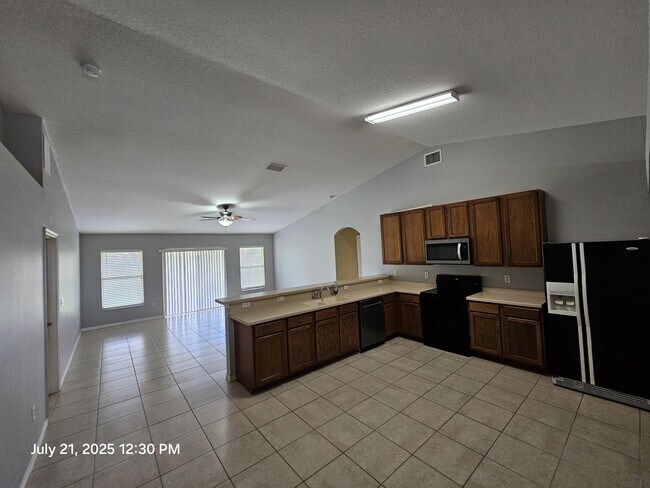 Building Photo - 2182 SW Idaho Ln