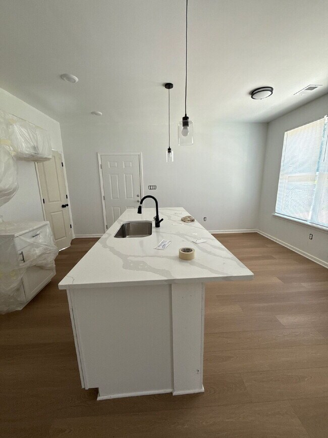 Building Photo - Fully Renovated Spacious 3BR in South Memphis – Section 8 Welcome