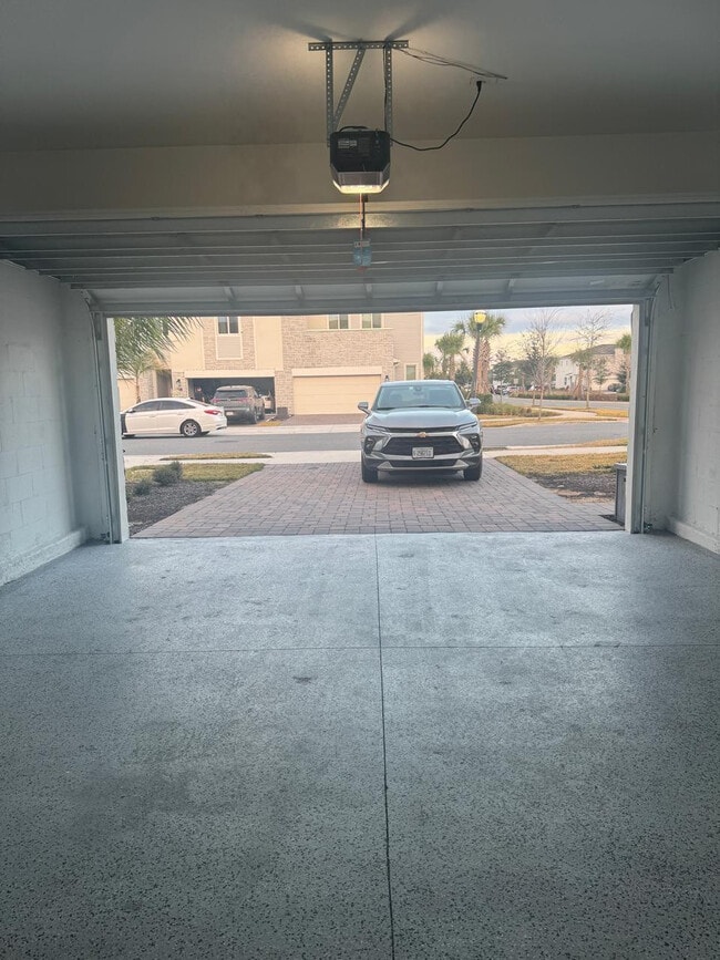 Building Photo - 240 Bogey Dr