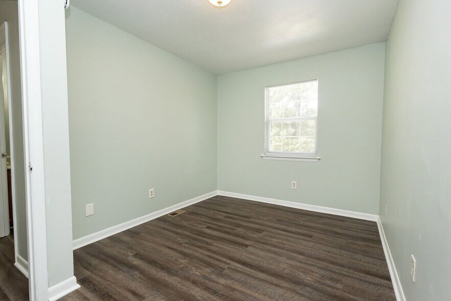 Building Photo - 411 Booth Rd