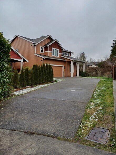 Building Photo - 11704 1st Pl SE