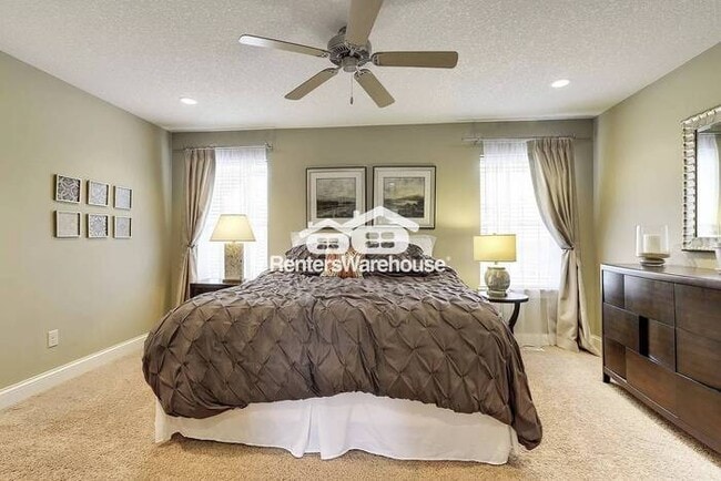 Building Photo - Executive Townhome in Stonemills Community...