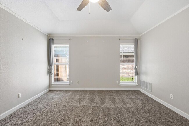 Building Photo - Home in Midlothian